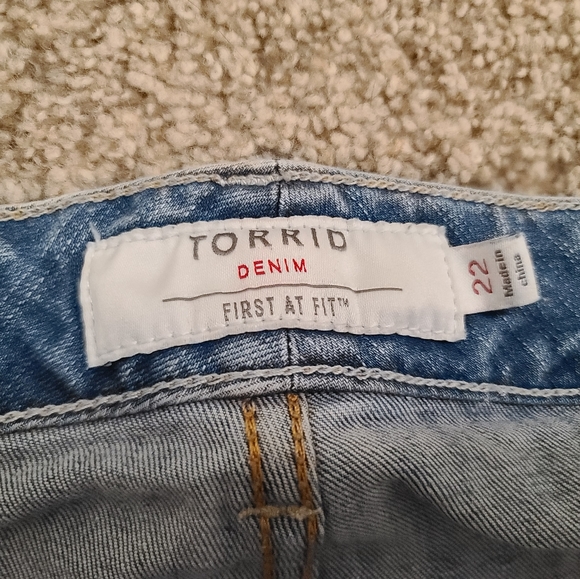 Torrid Skinng Fit Jeans - Picture 3 of 6